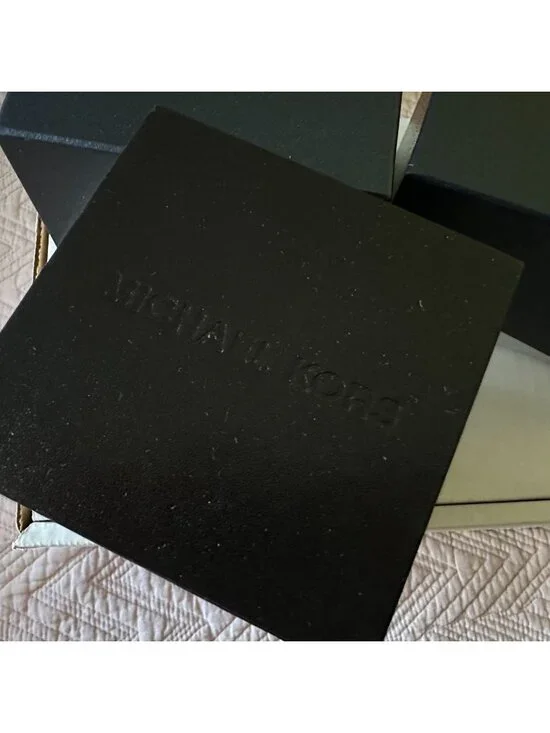 3 EMPTY designer watch boxes Bulova and Michael Kors - Picture 2 of 5